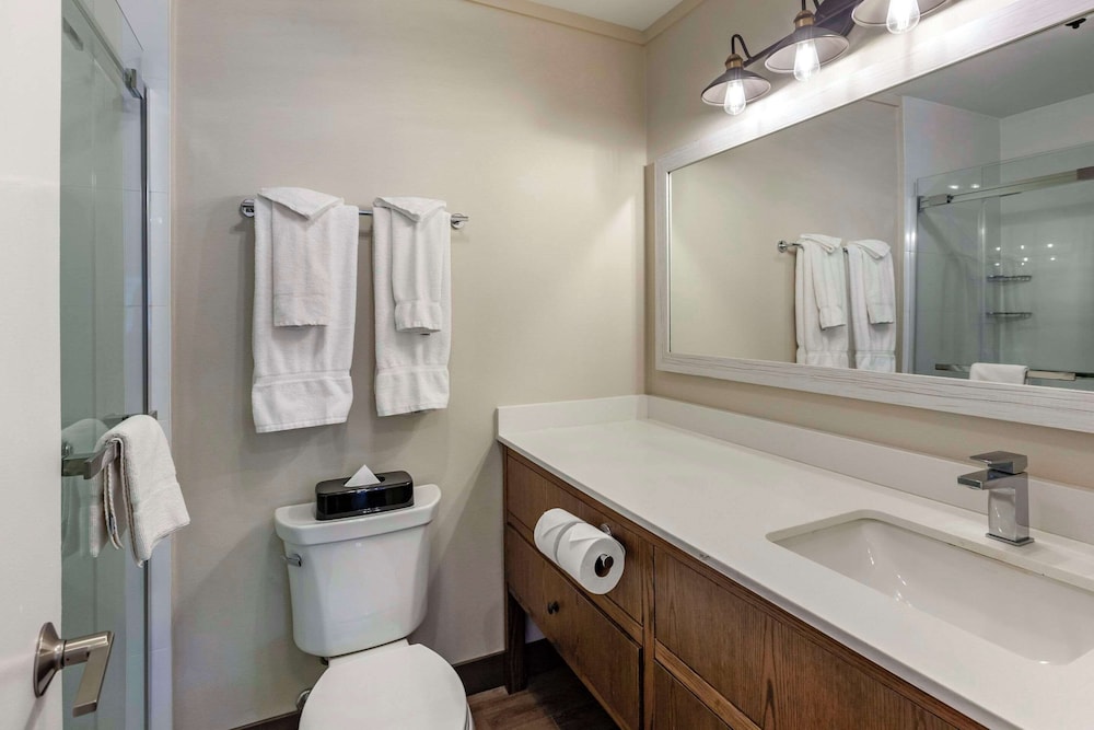 Suite, Multiple Beds, Non Smoking photo 3