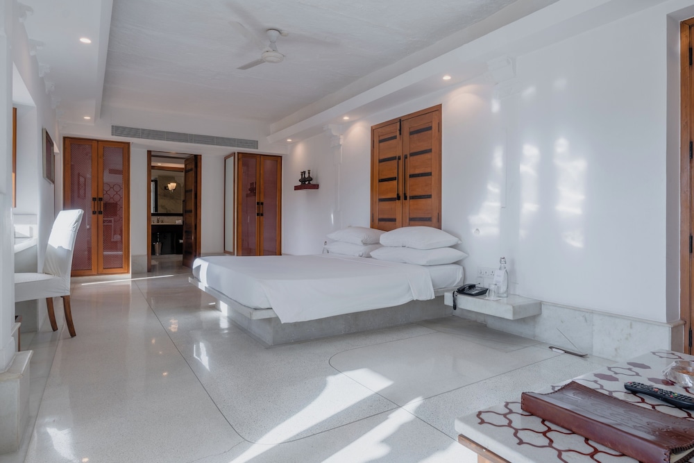 Palace Suite - Photo 7