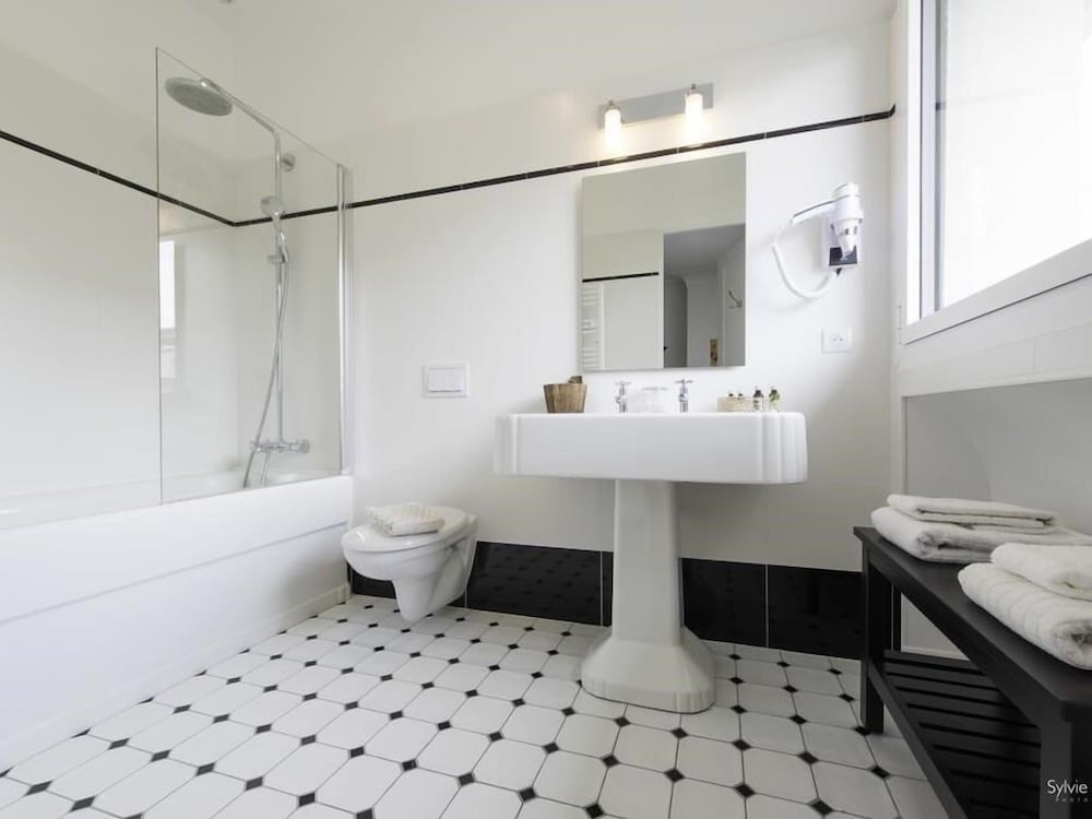 Quadruple Room, Private Bathroom, Garden View (Emeraude) photo 2