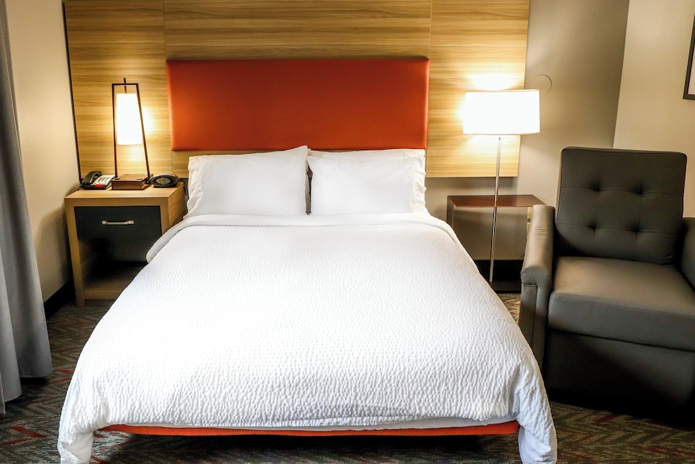 Studio Suite, 1 Queen Bed, Accessible Bathtub (Communications) - Photo 1