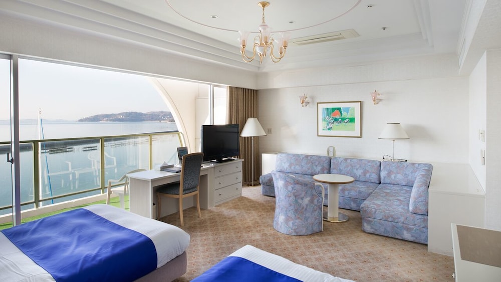 Deluxe Twin Room, 2 Double Beds, Non Smoking photo 3