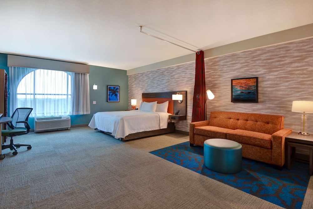 Studio, 1 King Bed, Accessible (Roll-In Shower)
