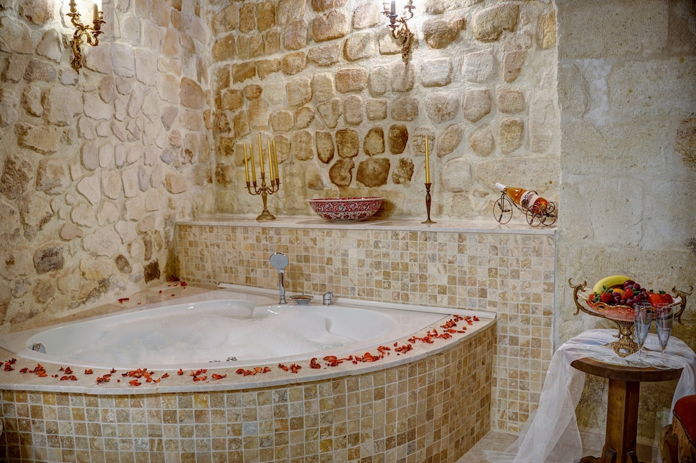 Royal Suite photo 2