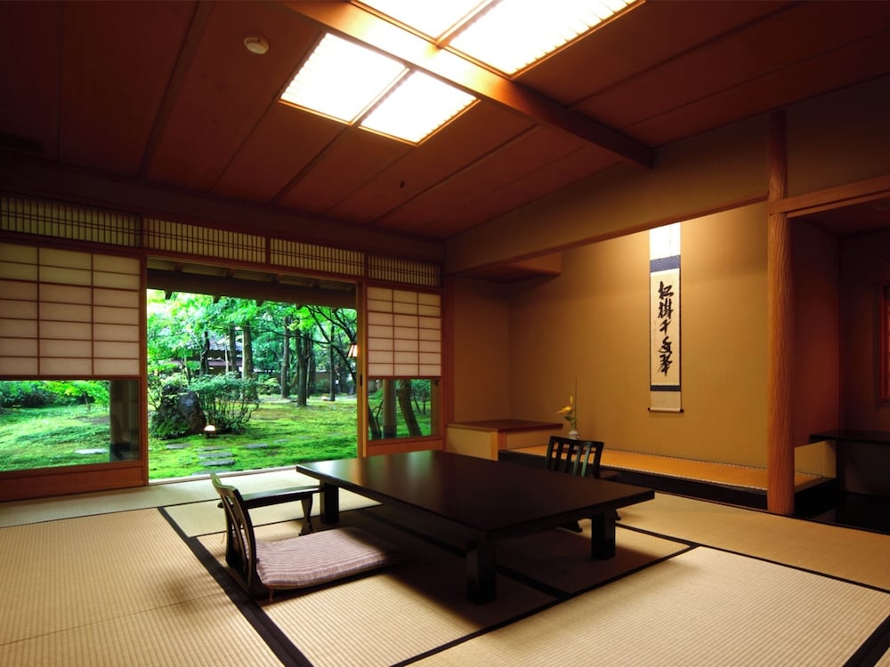 Family Suite, 1 Bedroom, Hot Tub, Garden View