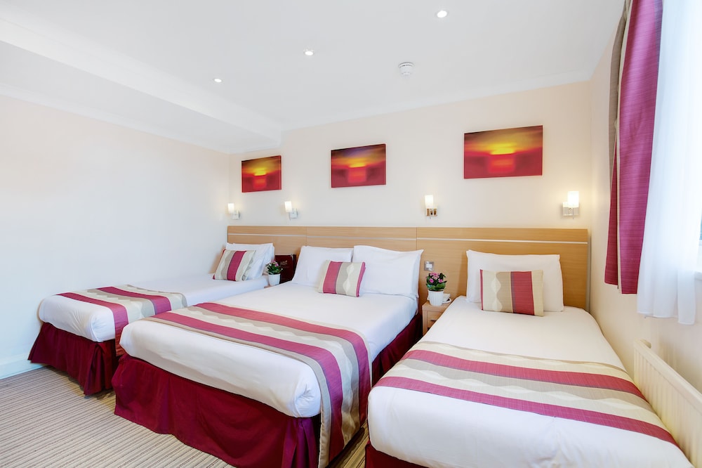 Family Room, Ensuite photo 2
