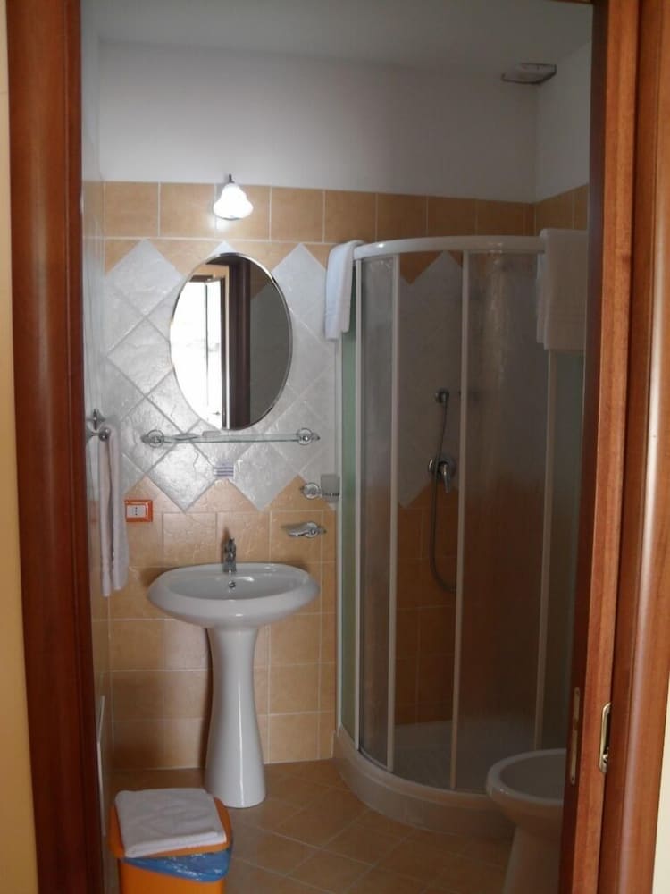 Triple Room - Photo 2