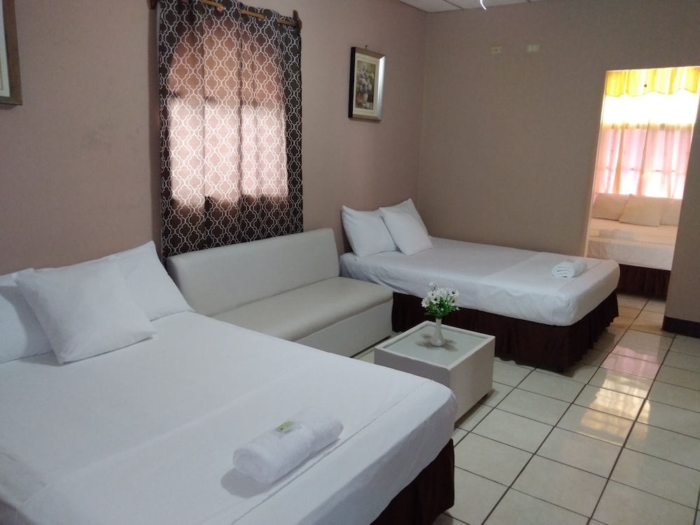 Deluxe Triple Room photo 2