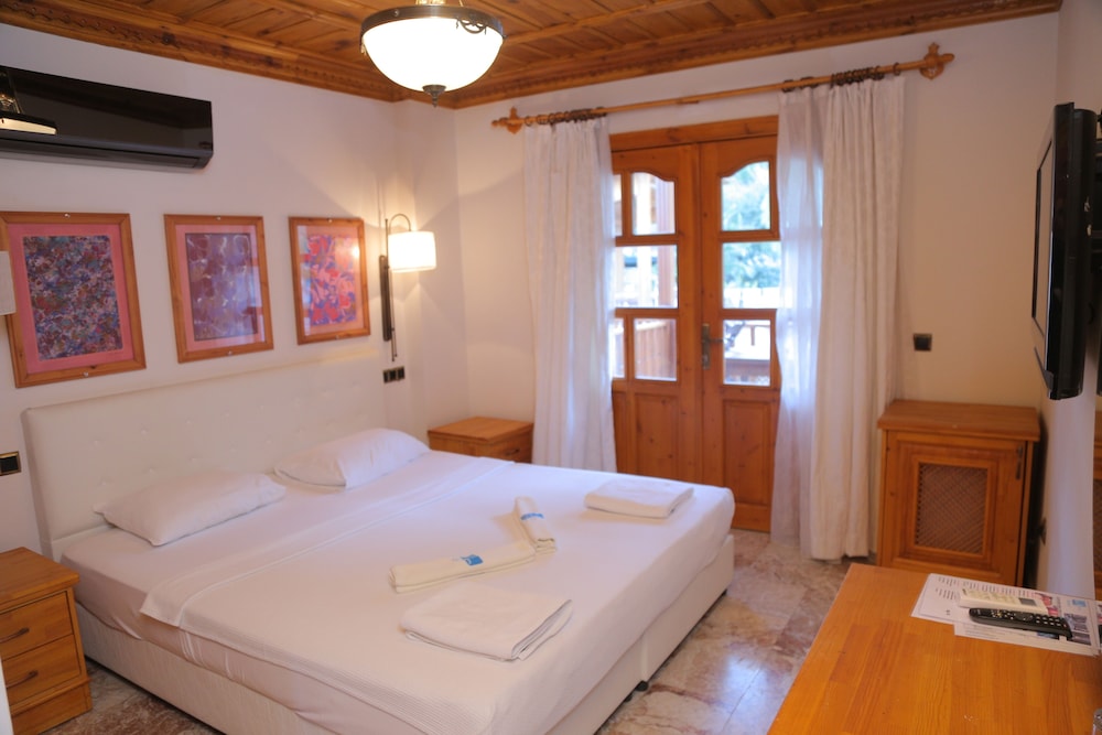 Standard Double or Twin Room, Garden View