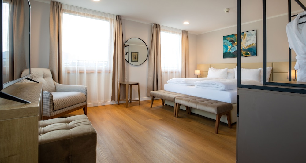 Deluxe Double Room photo 2