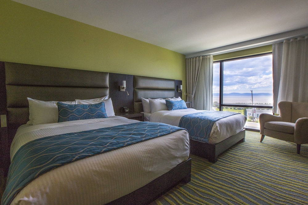 Aqua room with 2 queen beds, river view - Photo 1