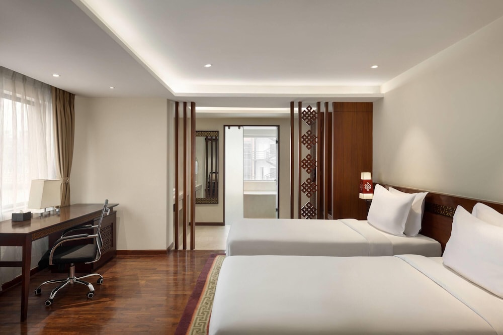 Deluxe Room, 2 Twin Beds - Photo 1