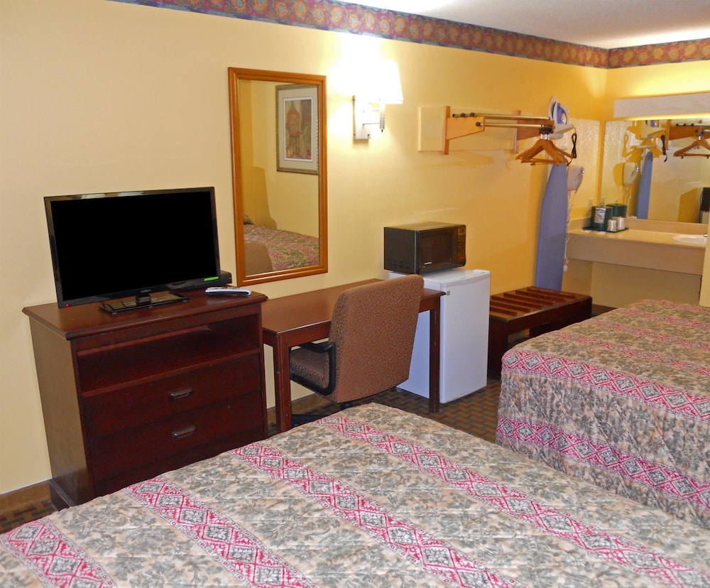 Room, 2 Double Beds, Smoking - Photo 2