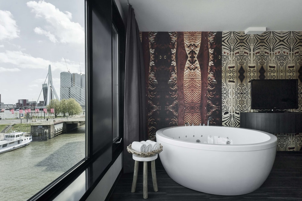 Room, 1 King Bed (Waterfront, Spa)