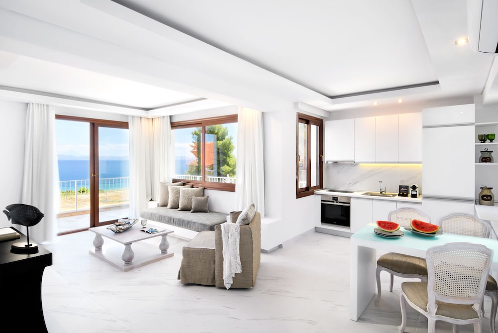 Executive Suite, Pool Access, Sea View