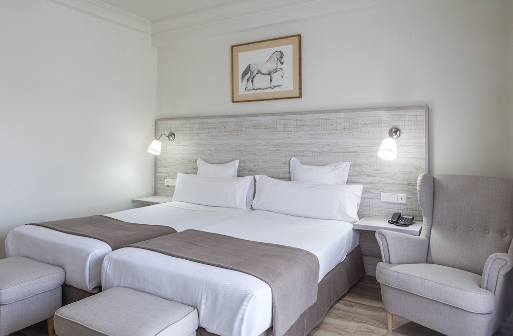 Standard Single Room - Photo 3