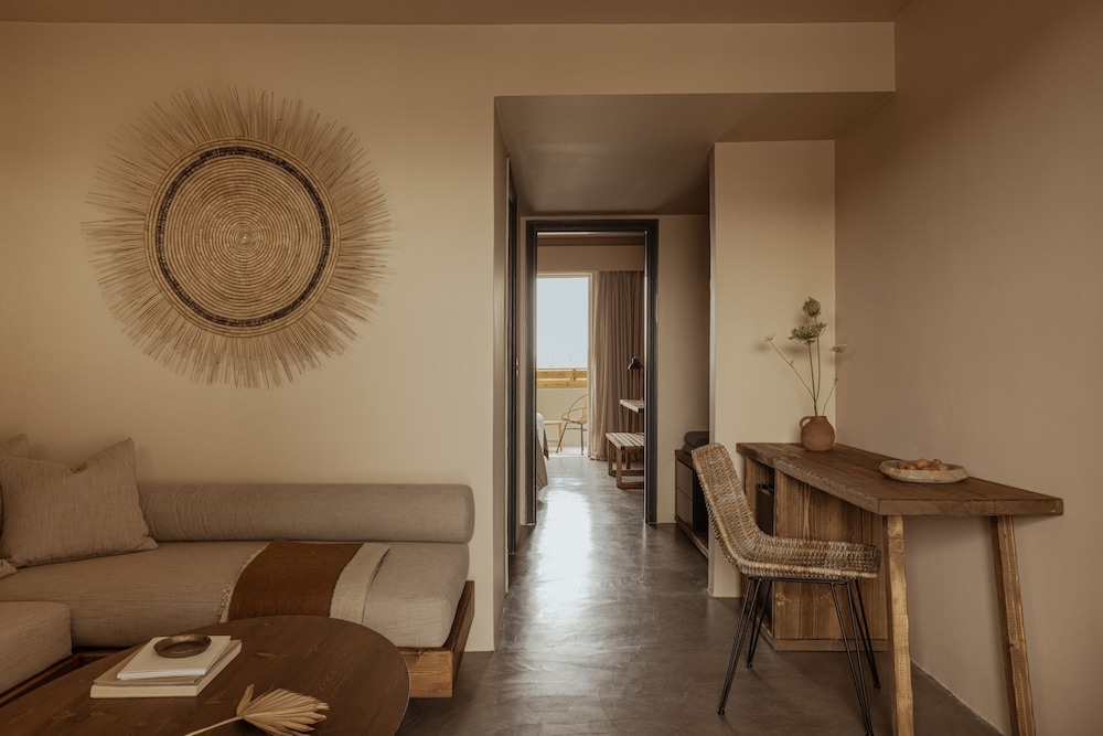 Deluxe Suite, Sea View photo 3