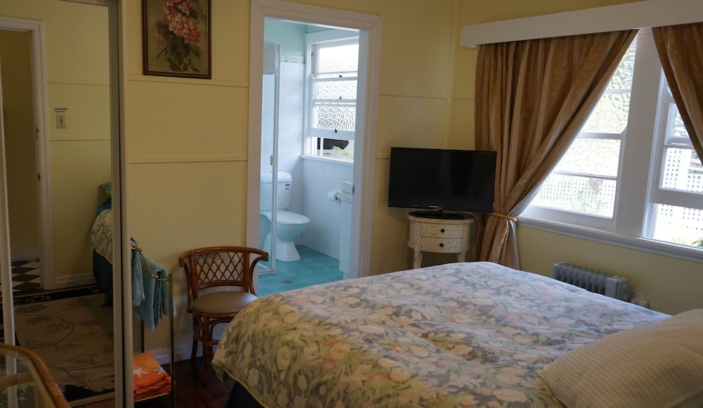 Standard Suite, 1 Bedroom, Non Smoking (Southern Cross Room) photo 1