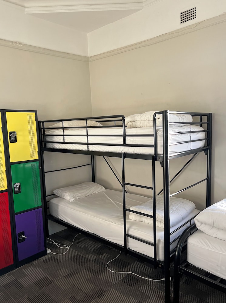 Bed in 5 Bed Female Dormitory Room with Private Bathroom photo 2