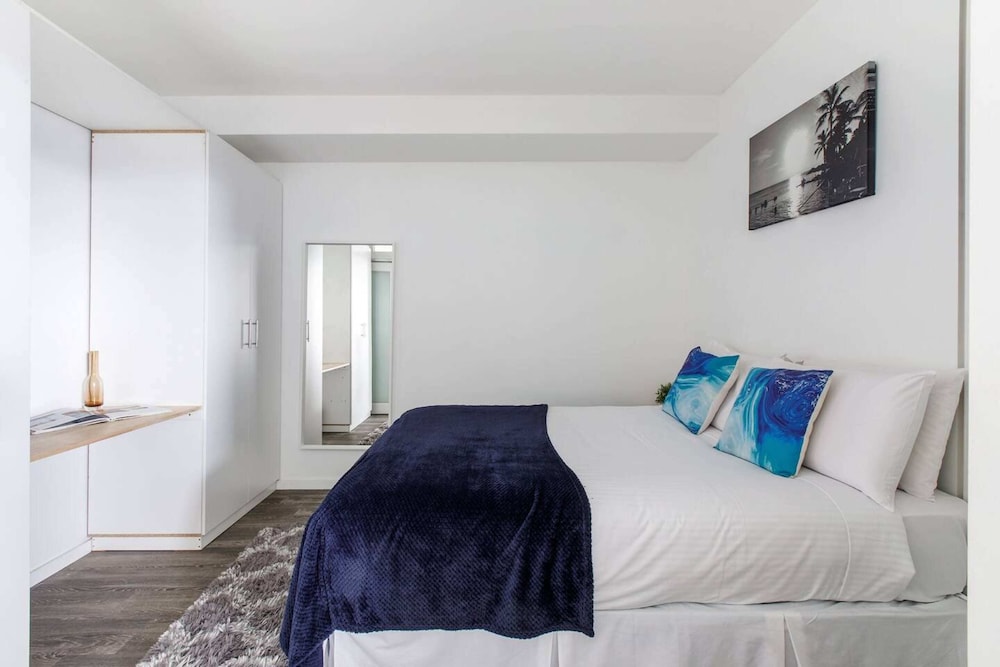 Basic Apartment, Multiple Beds photo 3