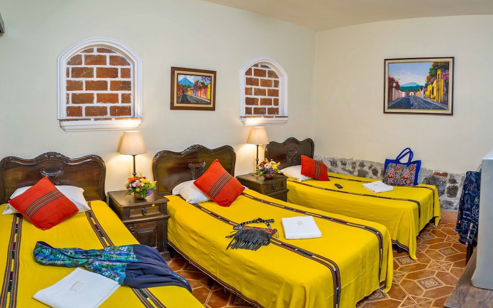 Standard Triple Room, Private Bathroom, Courtyard Area photo 1