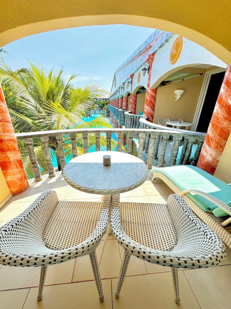Superior Triple Room, Multiple Beds, Non Smoking, Pool View - Photo 5