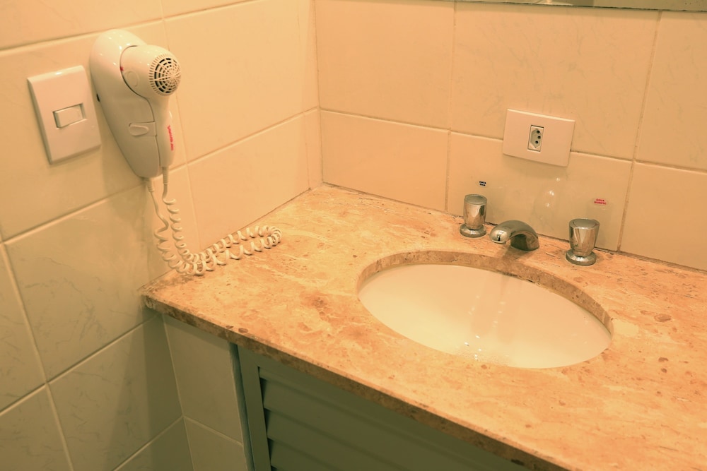 Twin Room - Photo 7