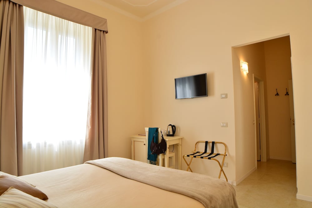 Classic Double or Twin Room photo 3