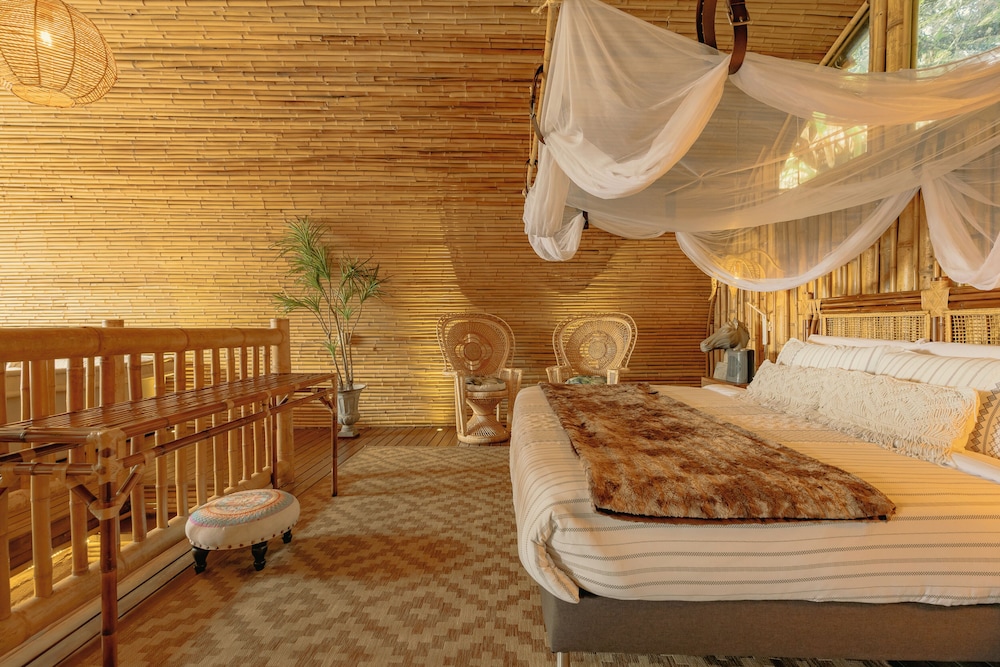 Bamboo Palace Romance - Photo 1