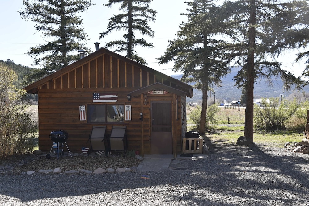 Americana Cabin (No Pets) photo 1