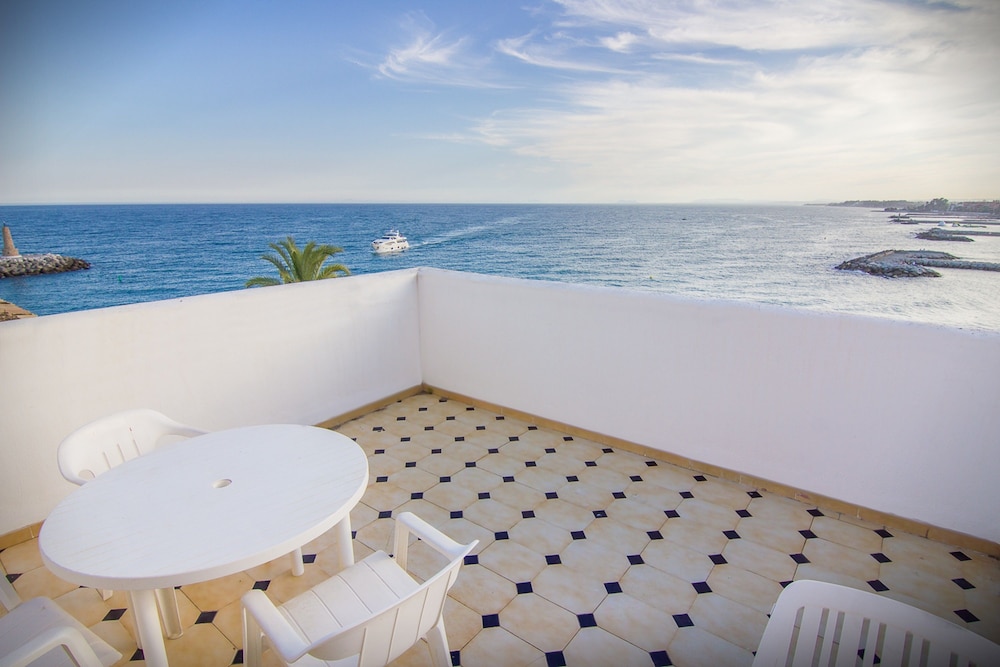 Apartment, 3 Bedrooms, Terrace, Sea View photo 3