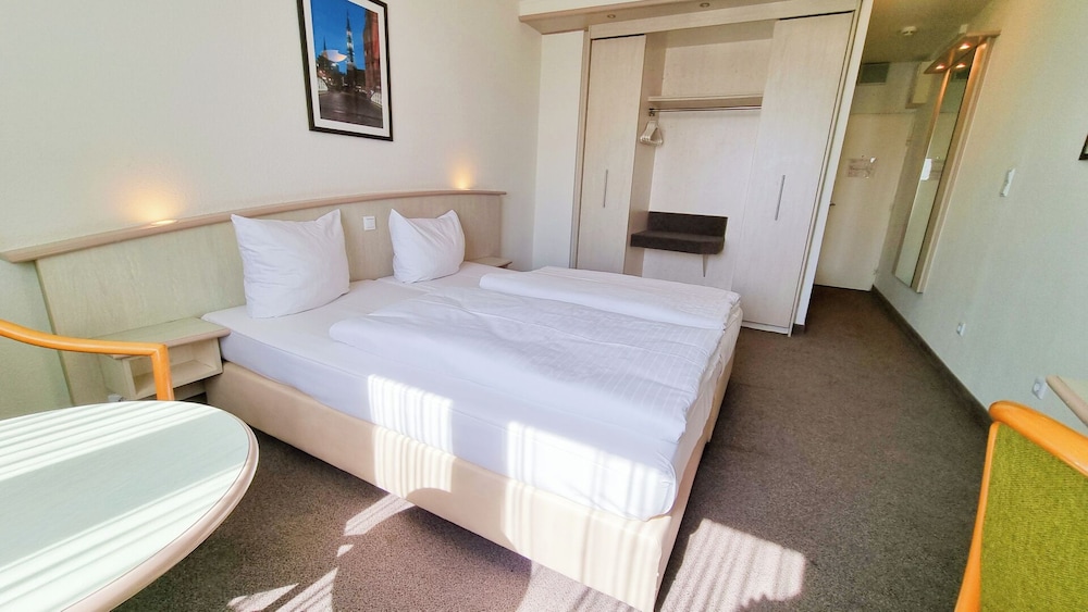 Double or Twin Room - Photo 7