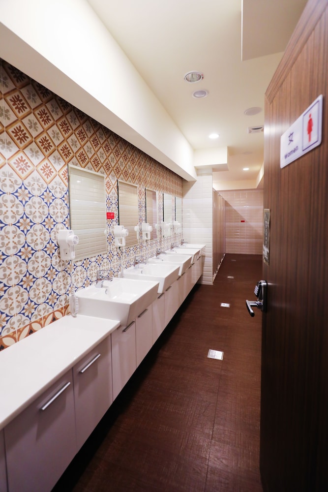 Twin Room, Shared Bathroom photo 3