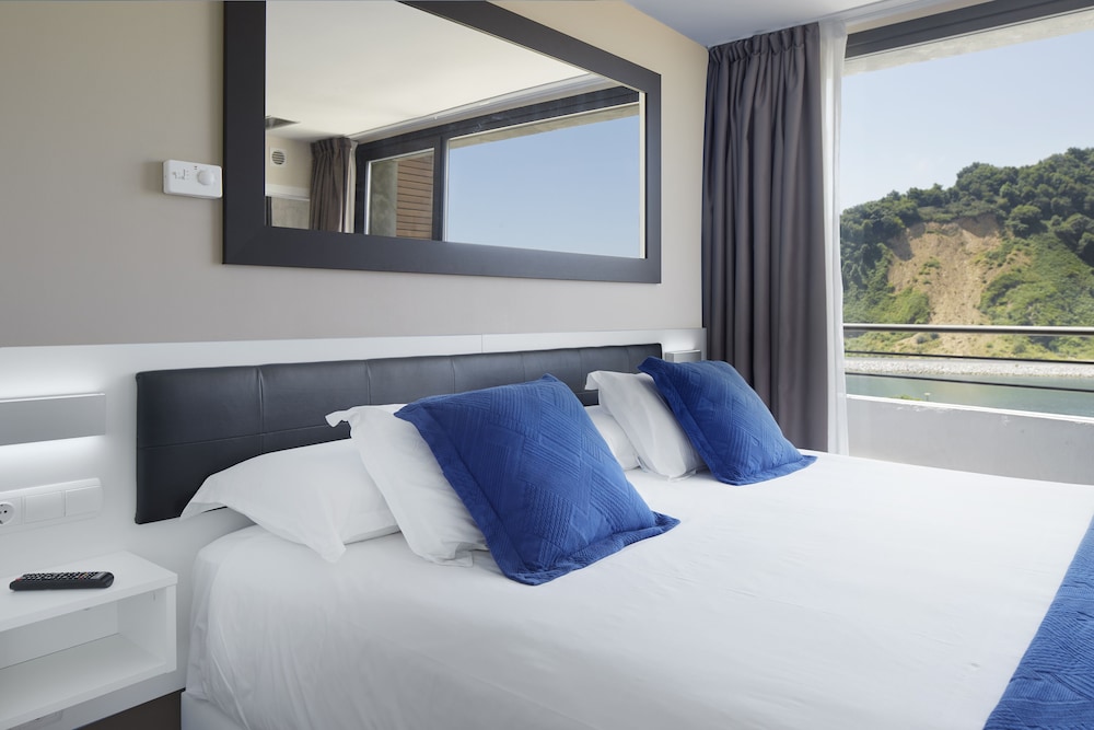 Suite, Terrace, Partial Ocean View (Duplex) photo 2