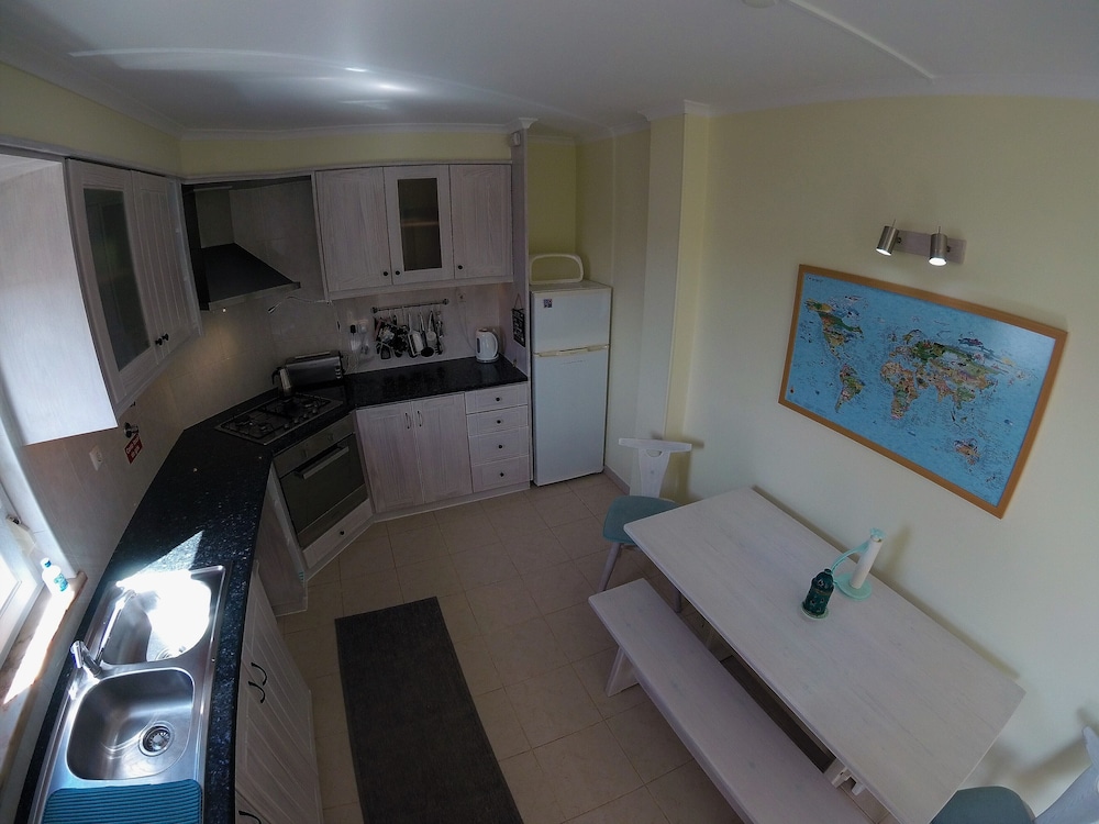 Comfort Shared Dormitory, Mixed Dorm, Shared Bathroom, Sea View (1 Bed in a 4 Bed Dorm) photo 2