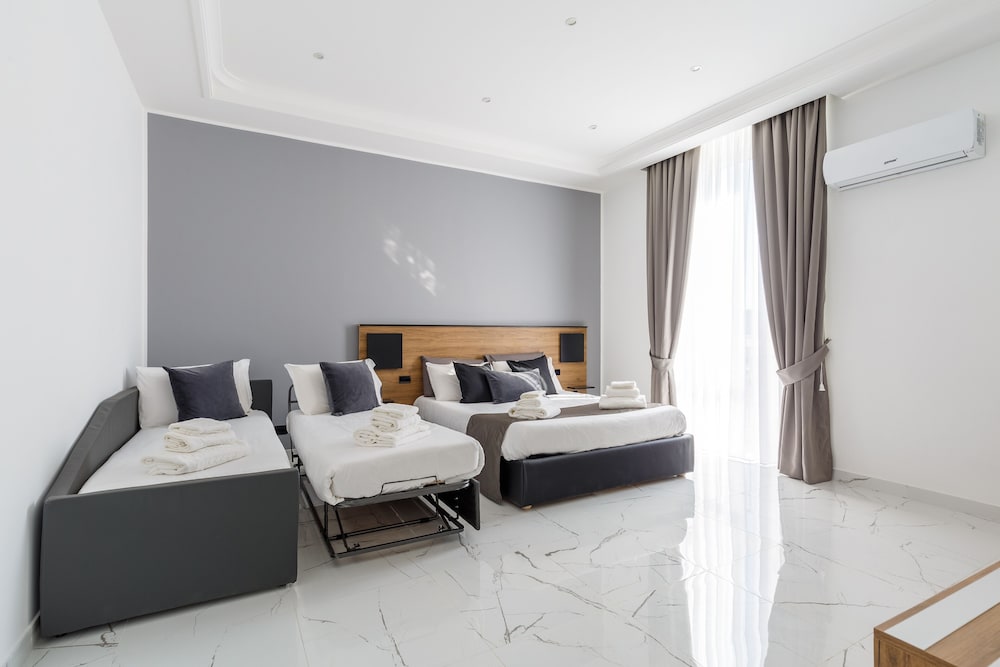 Junior Studio Suite photo 3