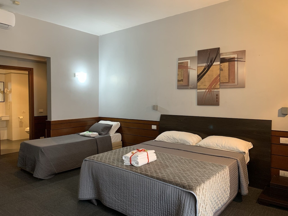 Deluxe Quadruple Room photo 3