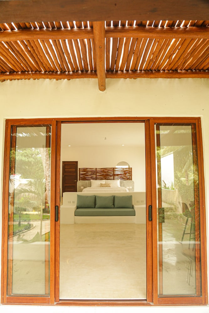 Royal Suite, 1 King Bed, Ensuite photo 2