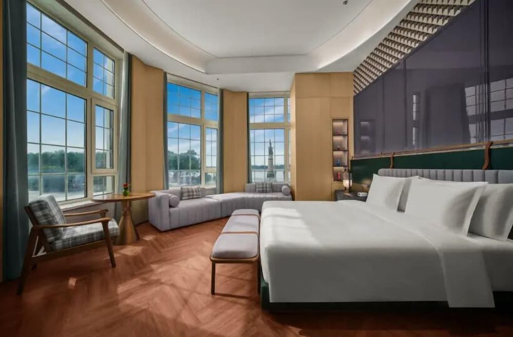1 King Suite River View