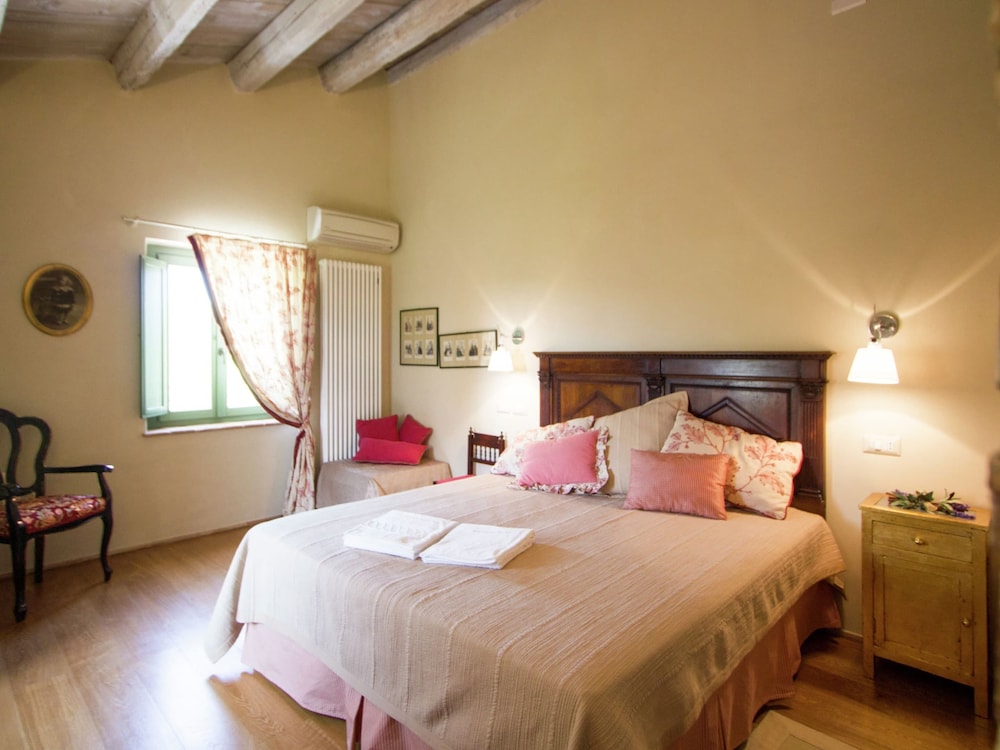 Villa photo 3