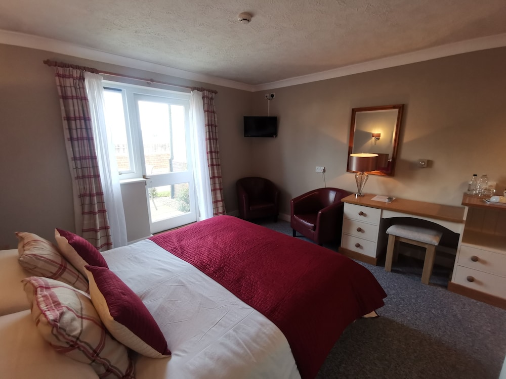 Double Room, Accessible, Ensuite (Disabled Access) - Photo 4
