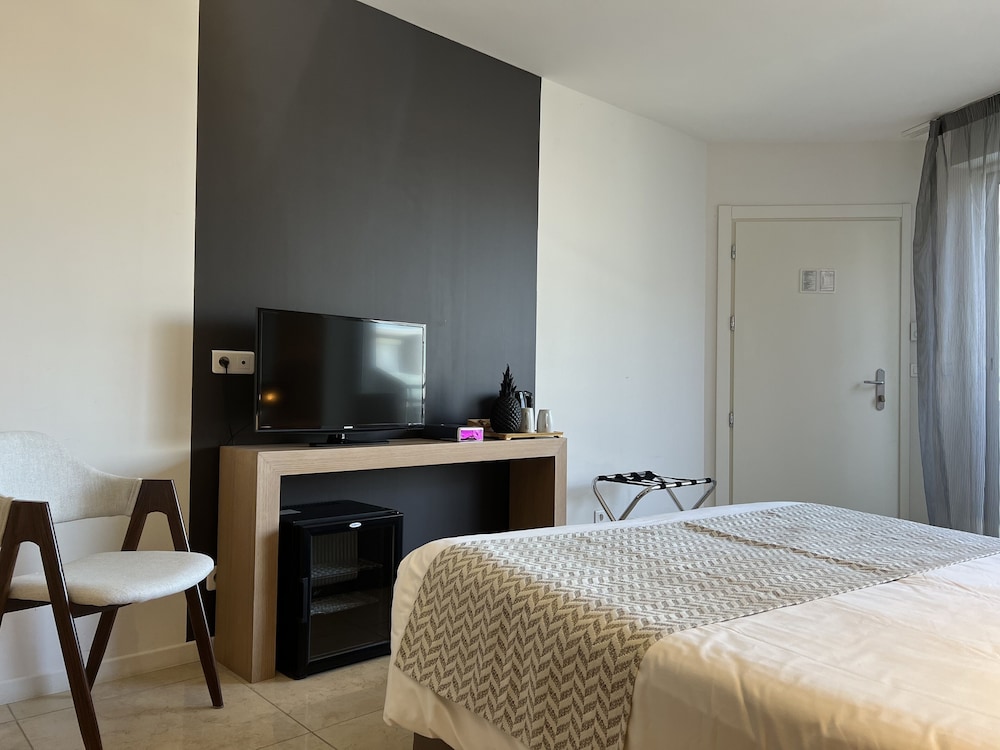 Room M - Coté Piscine -18m² - Lit Double / Lits Jumeaux - Photo 5