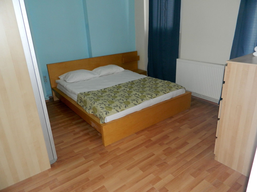 Fourth Floor 2 Bedroom Apartment photo 1