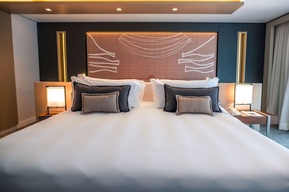 Deluxe Room, 1 King Bed