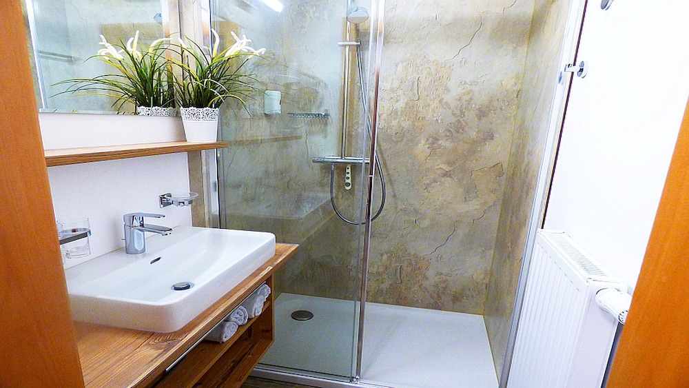 Apartment, Private Bathroom (Balkonwohnung A) - Photo 10