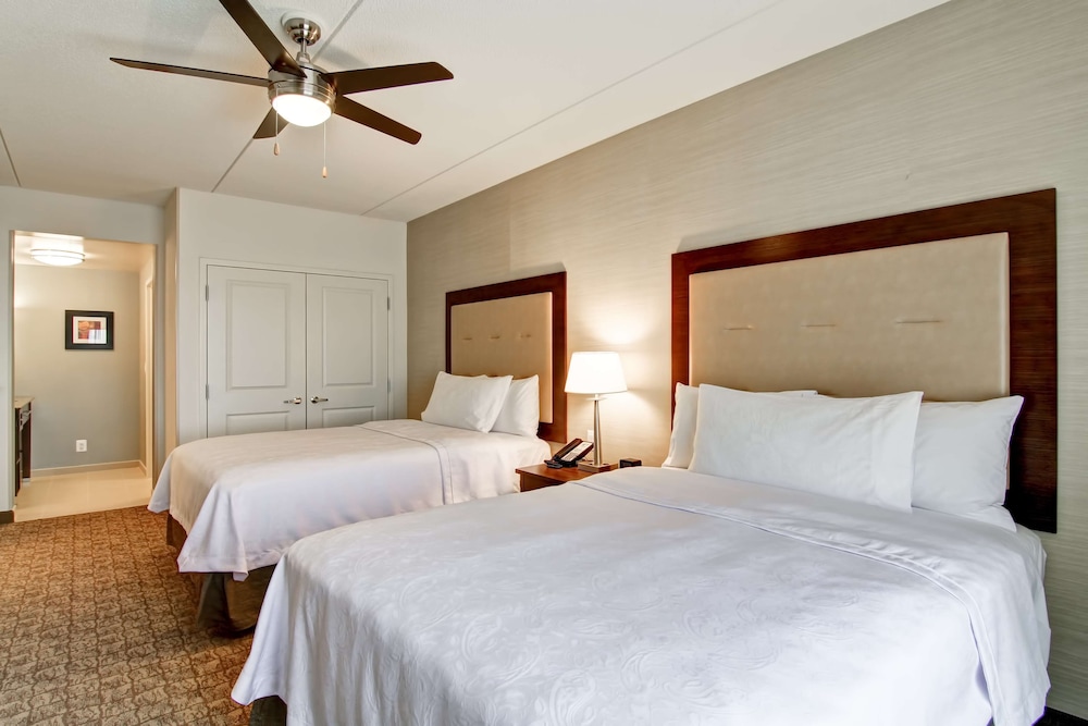 Suite, 1 King Bed, Non Smoking photo 3