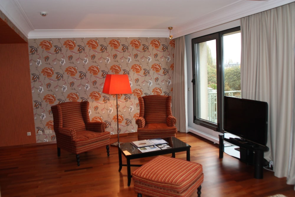 Suite - Photo 6