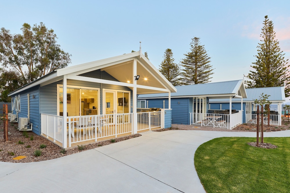 Two Bedroom Bay Villa