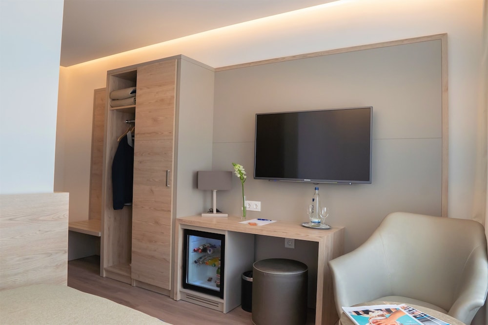 COMFORT Doppelzimmer mit Balkon photo 2