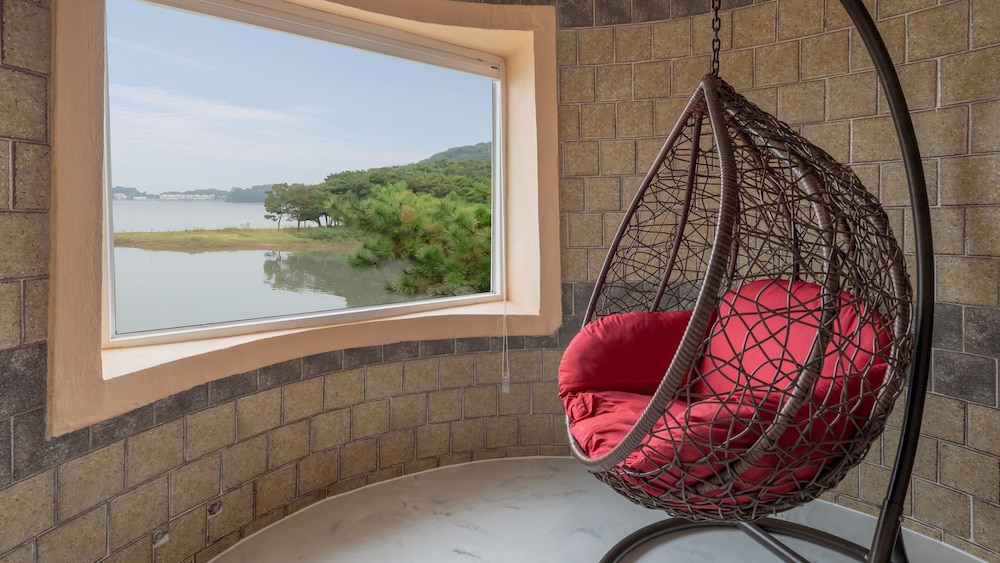 Basic Room, 1 Bedroom (Harp (Ocean View, BBQ))