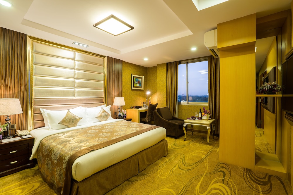 Executive Room, 1 King Bed, Non Smoking, City View photo 2